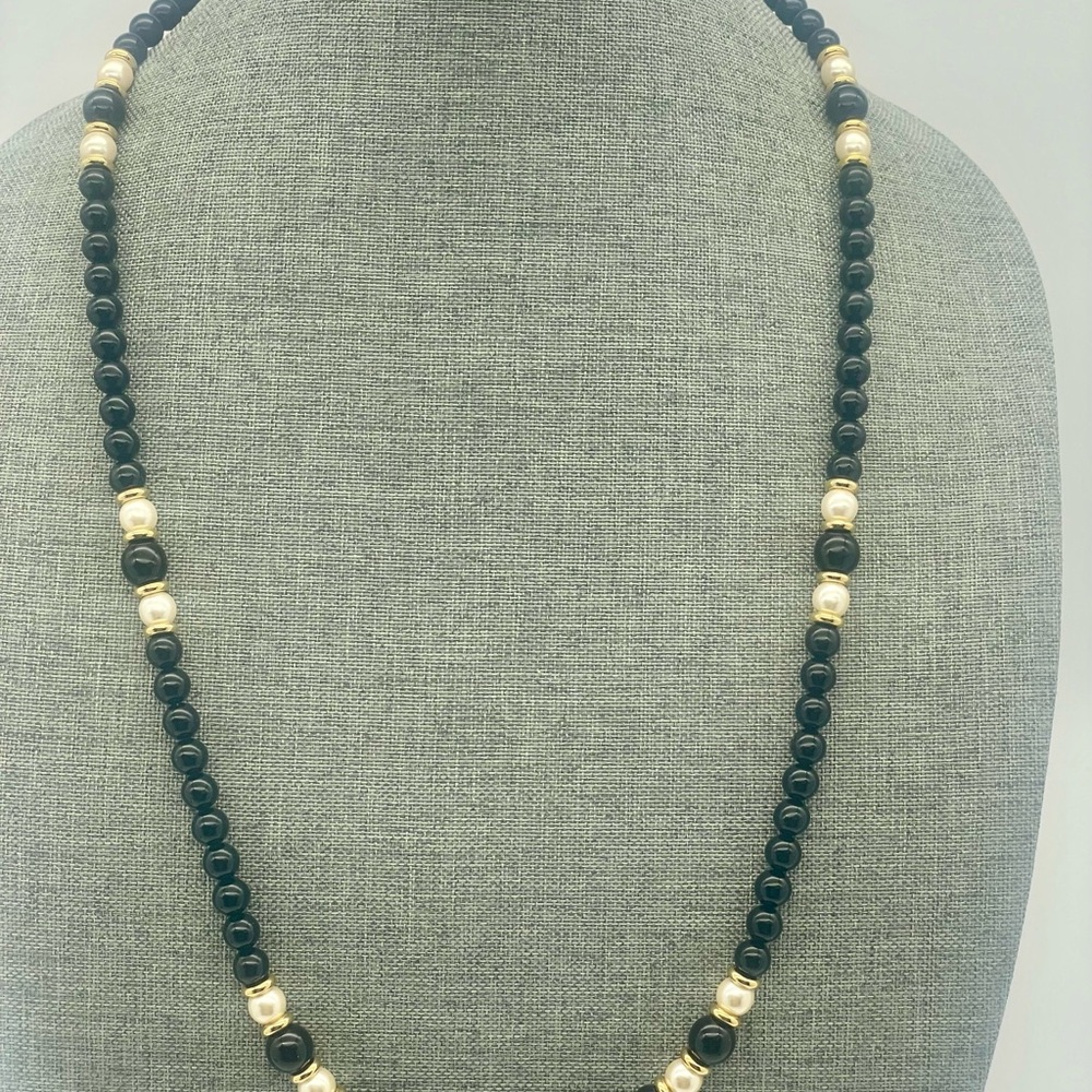 Elegant Black and Gold Beaded Necklace